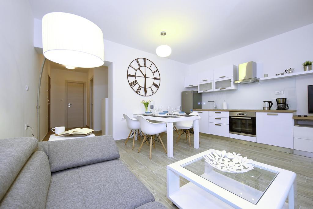First Floor Apartman *